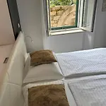 شقة Fictilis سبليت