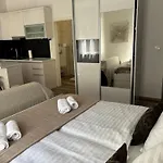 شقة Fictilis