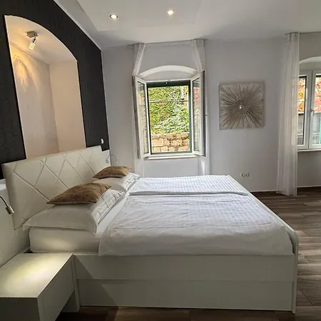 Apartment Fictilis *