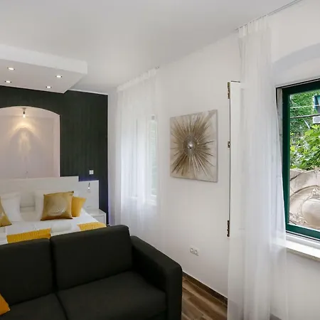 Fictilis Apartment Split