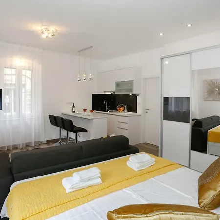 Fictilis Apartment *