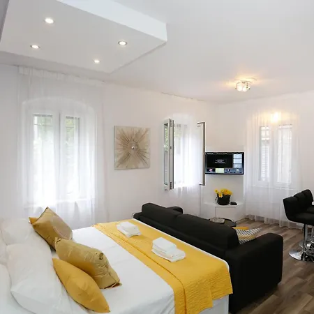Fictilis Apartment Split